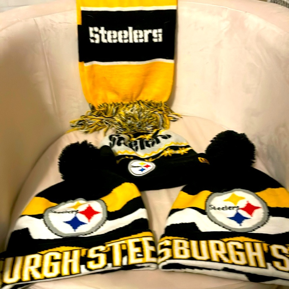 Pittsburgh Steelers lot includes 3 winter beanies and a scarf!